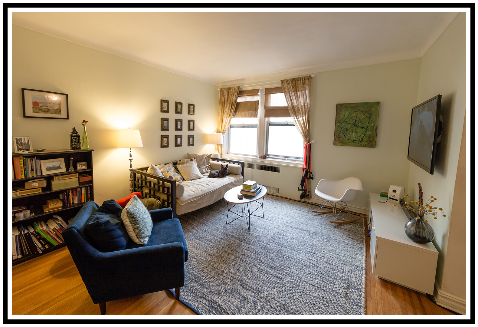 Coop in Kew Gardens • Sold by Bart