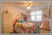 Single Family Home In Middle Village