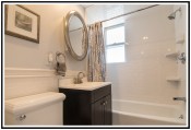 Single Family Home In Middle Village