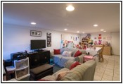 Single Family Home In Middle Village