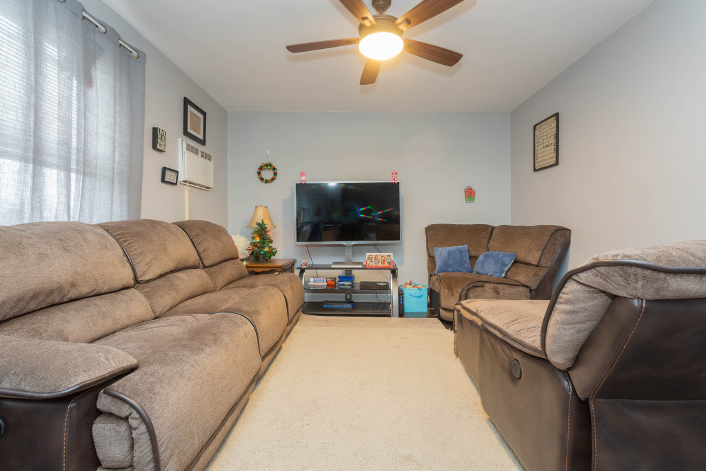 One Bedroom Coop For Sale in Bellerose • Sold by Bart