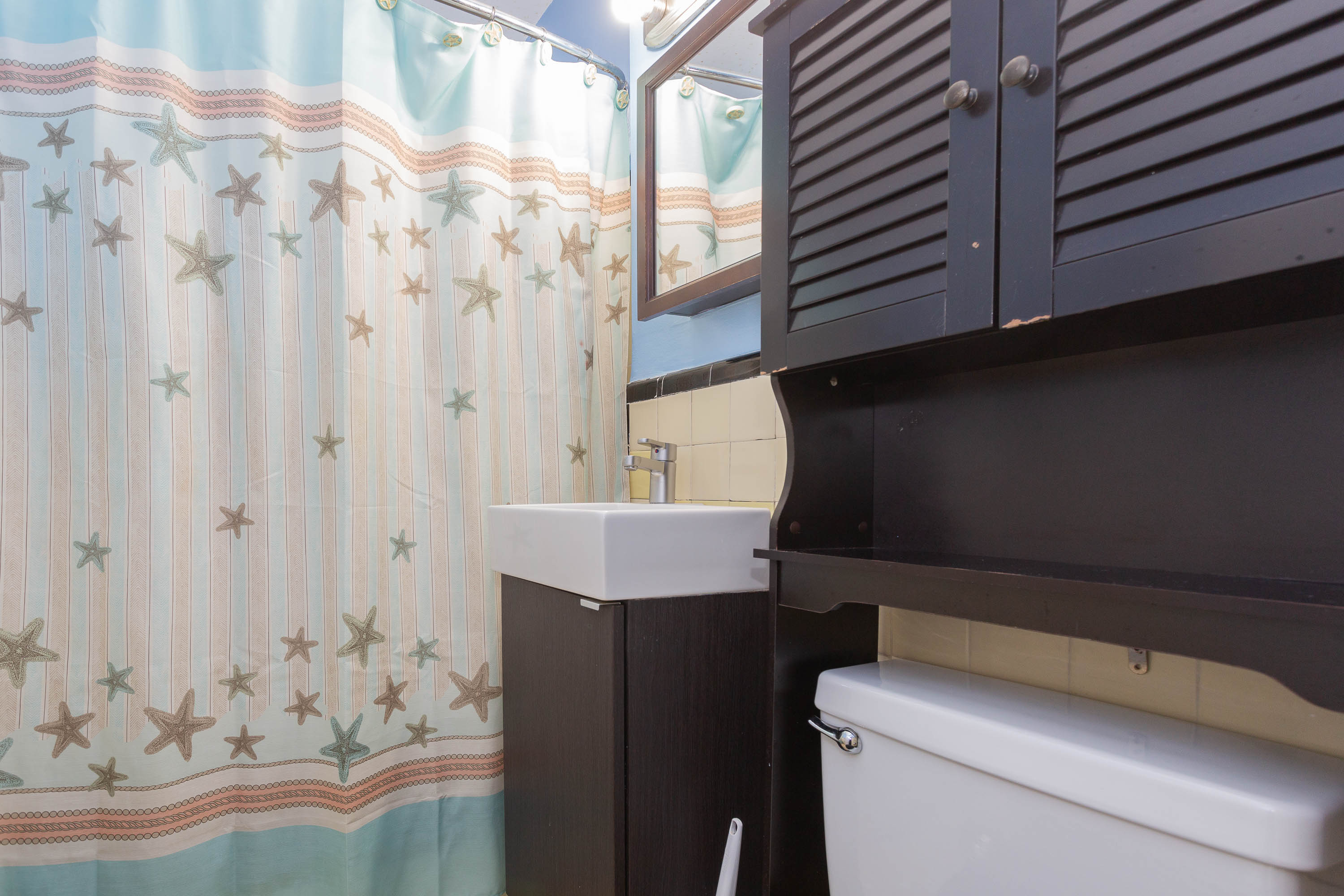 One Bedroom Coop For Sale in Bellerose • Sold by Bart