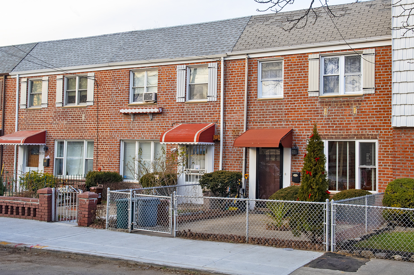 Single Family Home Maspeth • Sold by Bart