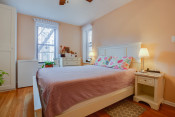 Modern One Bedroom Co-op in Forest Park