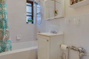 Modern One Bedroom Co-op in Forest Park