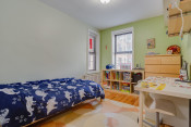 Modern Two Bedroom in Forest Park Co-ops