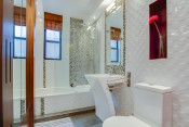 Modern Two Bedroom in Forest Park Co-ops